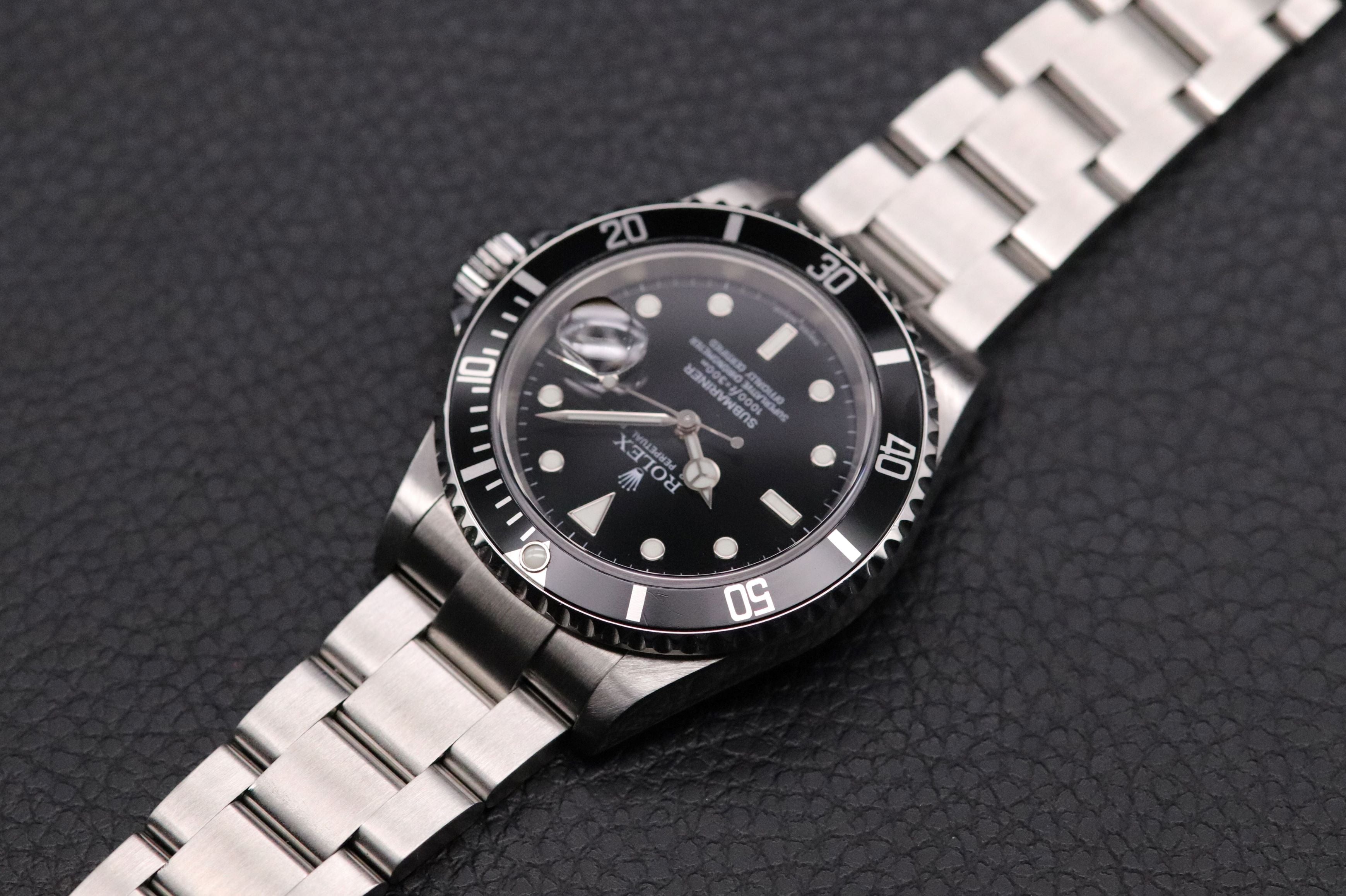 Rolex Submariner 16610LN No Holes