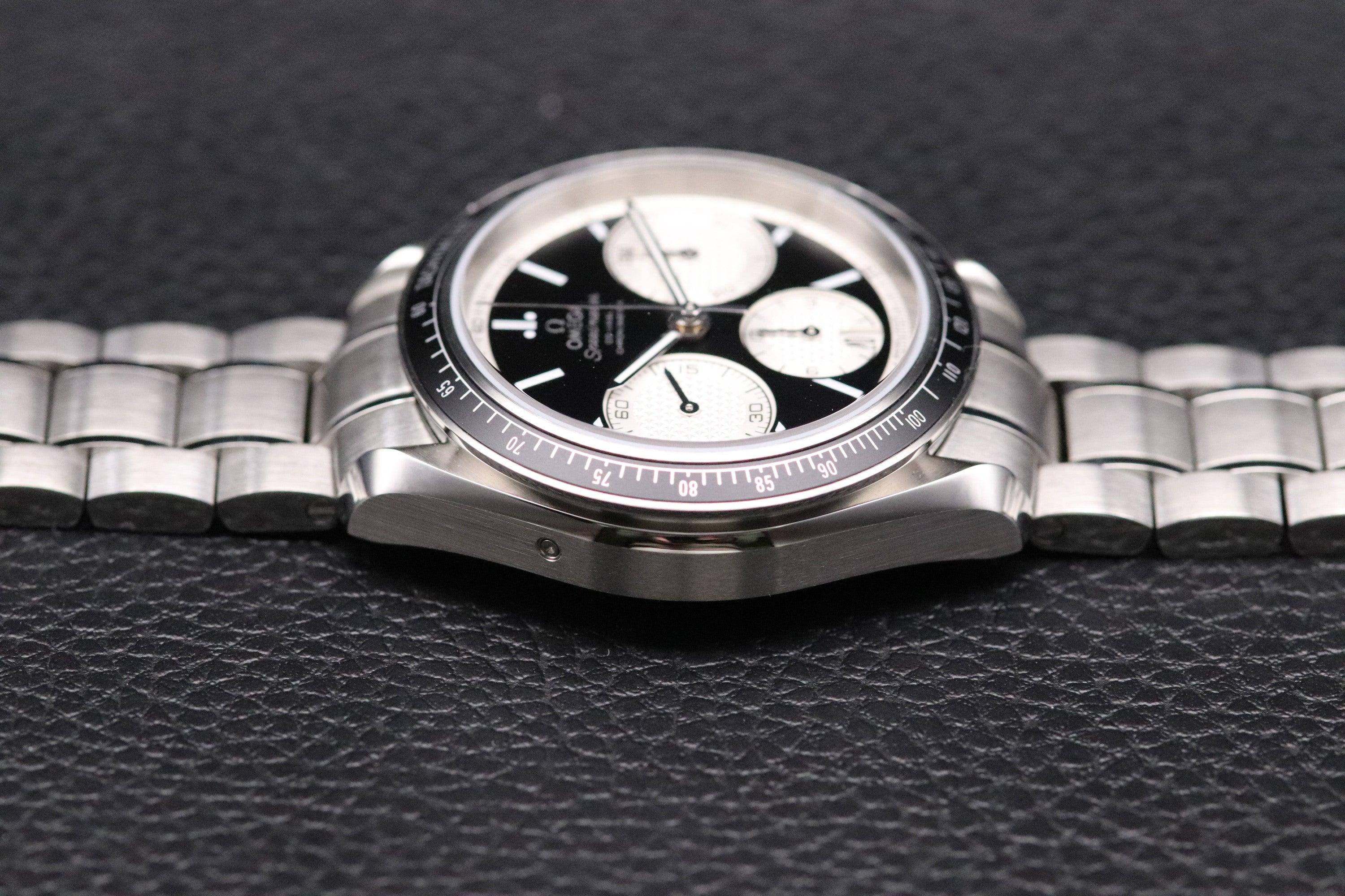 Omega Speedmaster Racing 326.30.40.50.01.002 Panda 2025 Fullset