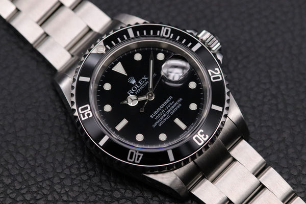 Rolex Submariner 16610LN No Holes