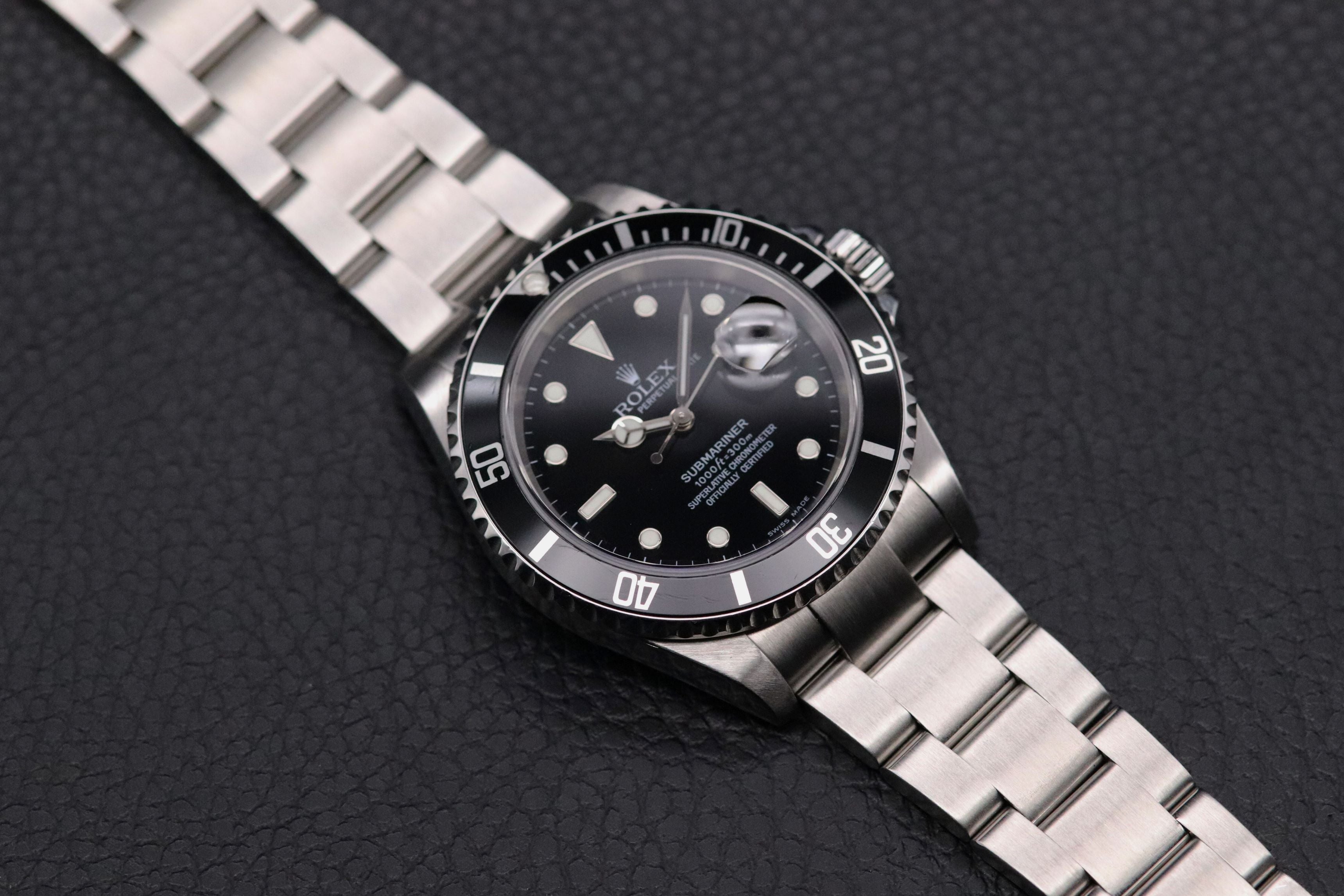 Rolex Submariner 16610LN No Holes