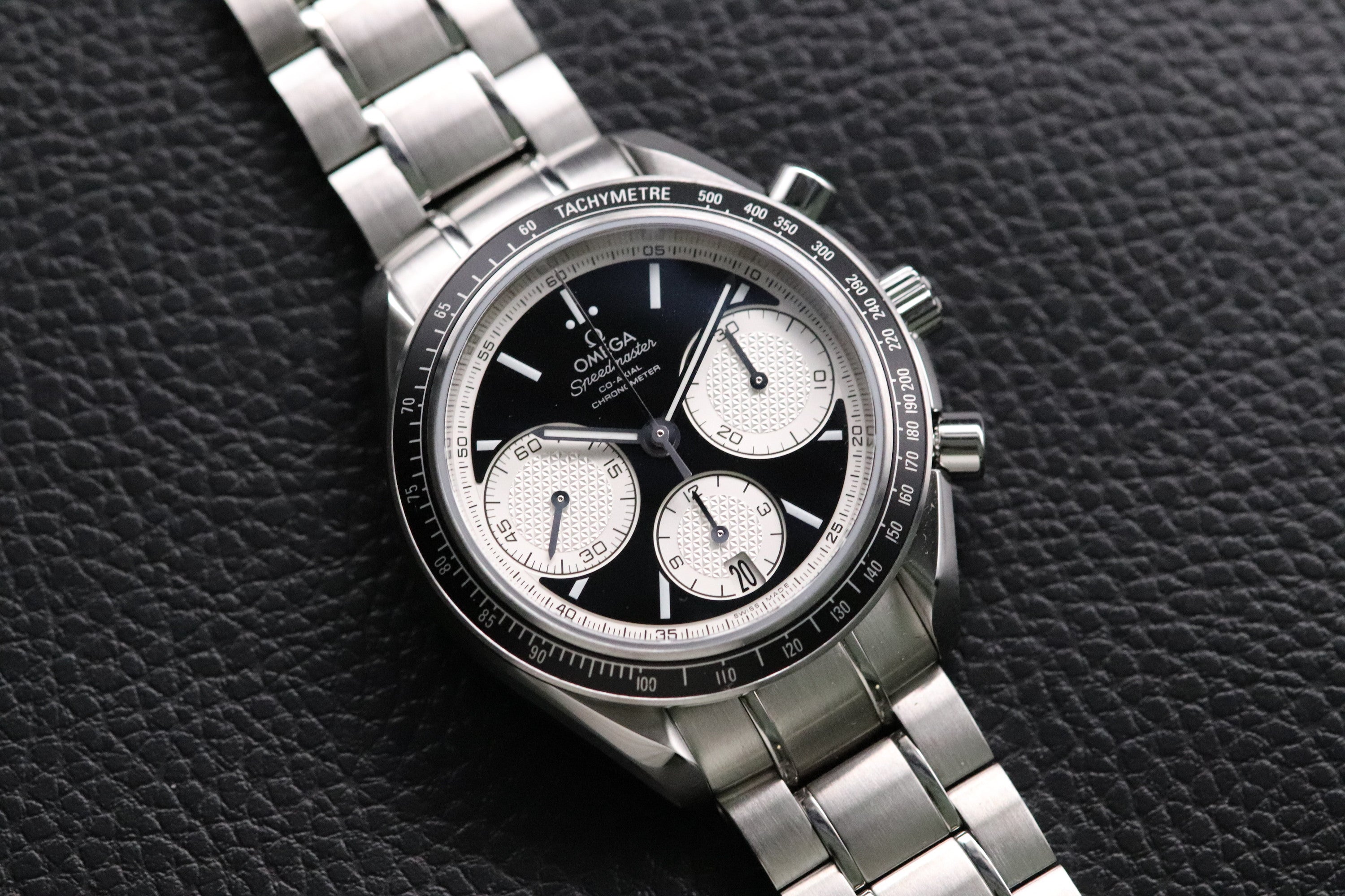 Omega Speedmaster Racing 326.30.40.50.01.002 Panda 2025 Fullset