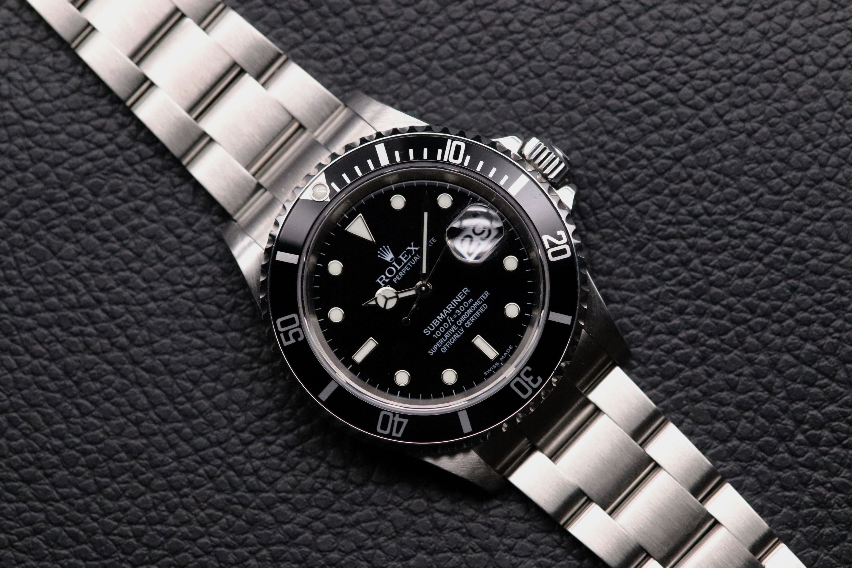 Rolex Submariner 16610LN No Holes