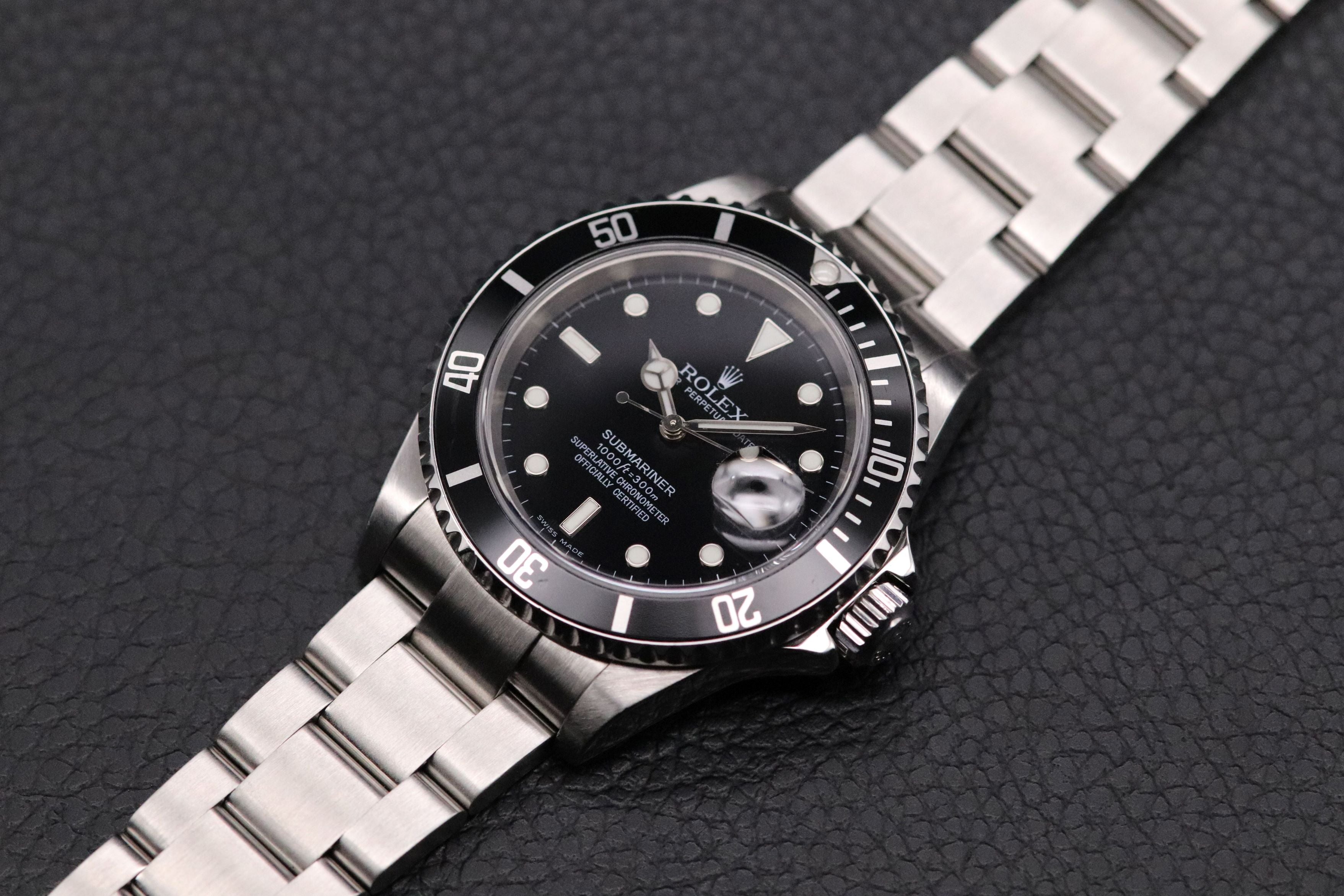 Rolex Submariner 16610LN No Holes