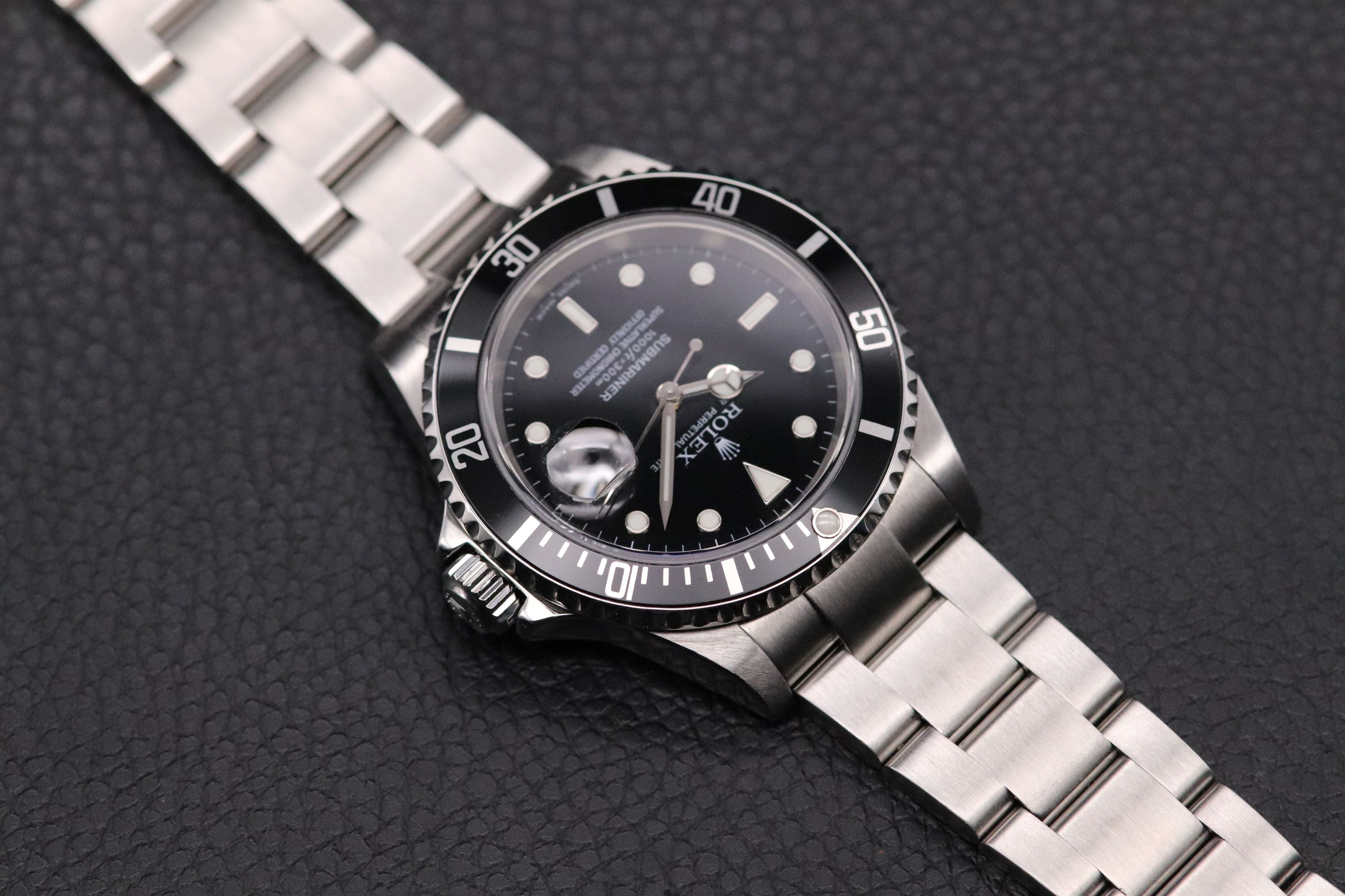 Rolex Submariner 16610LN No Holes