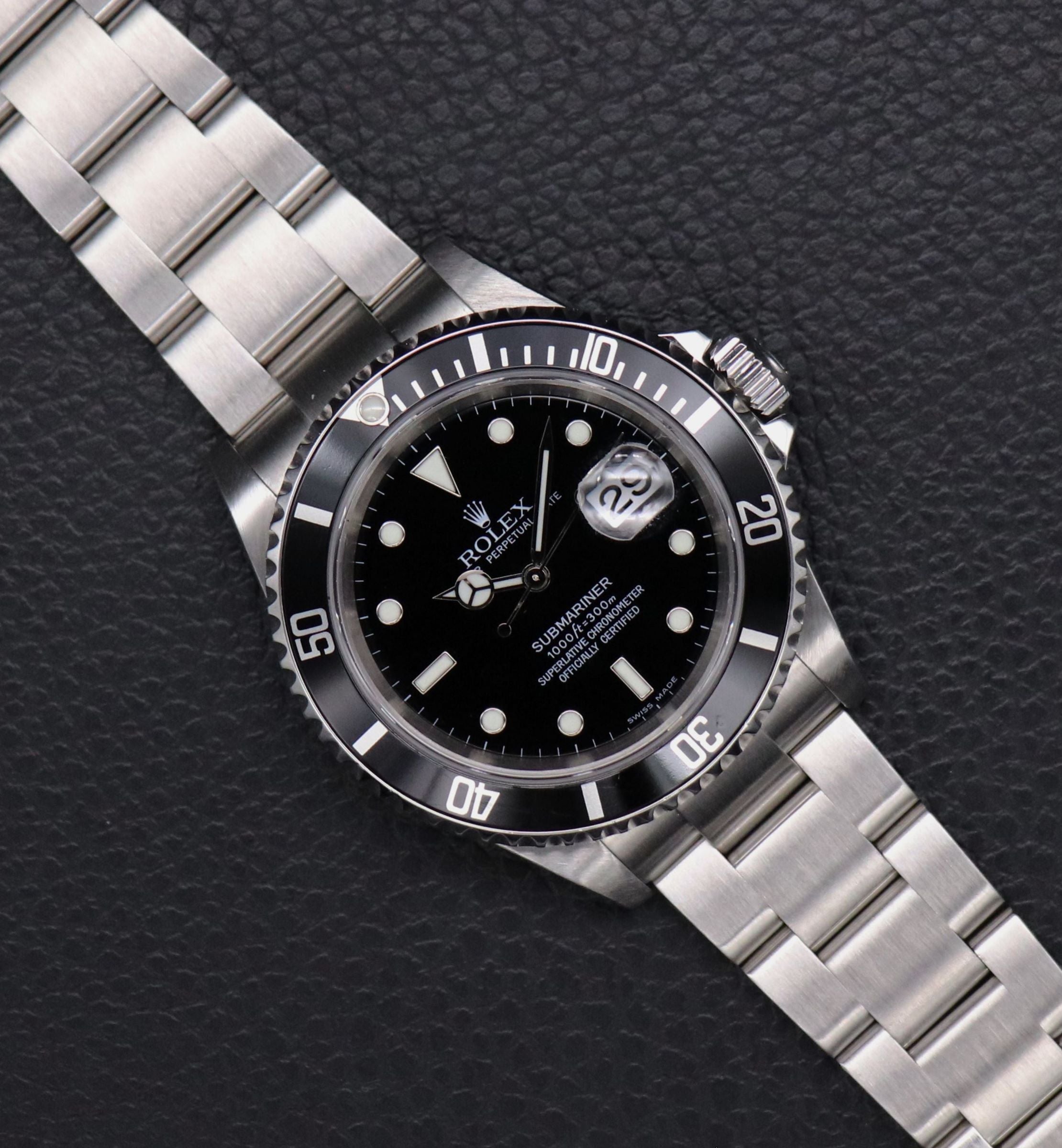 Rolex Submariner 16610LN No Holes